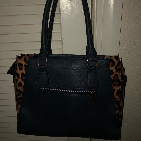 Purse - Picture 5 of 8